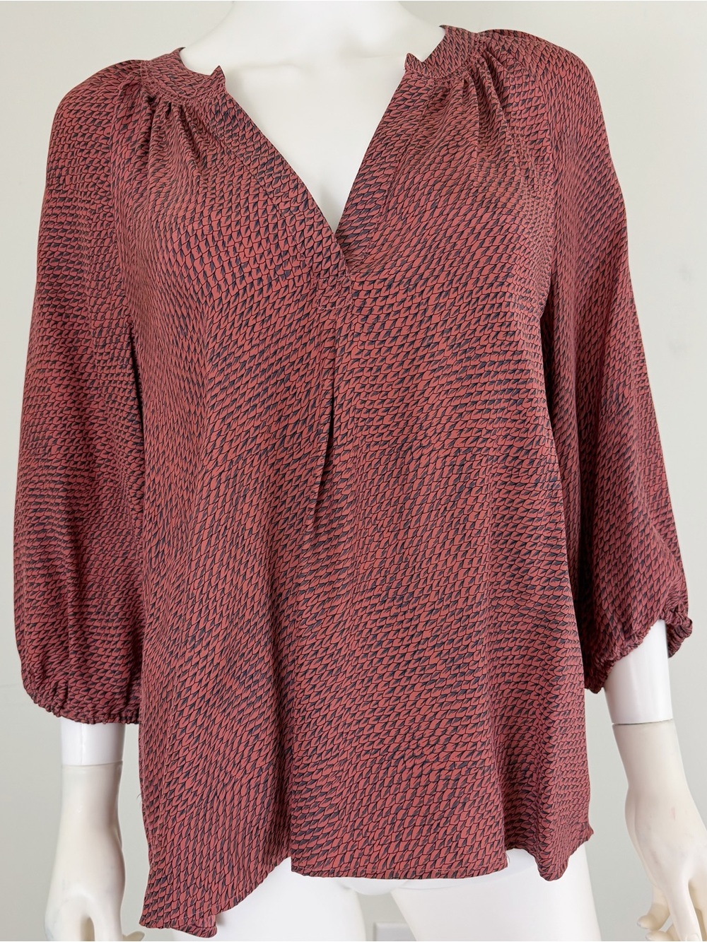 Joie Salmon Patterned V-Neck 100% Silk Blouse S